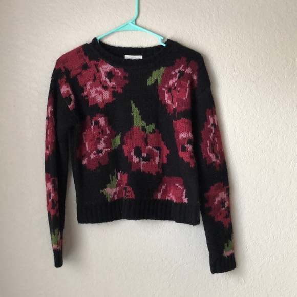 Francesca's Collections Sweaters - Beautiful Floral Sweater